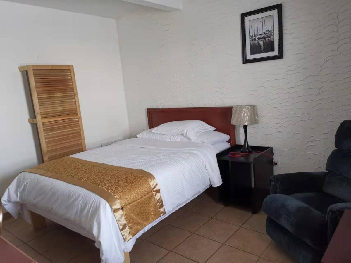 Dundurn Motel Esterno foto